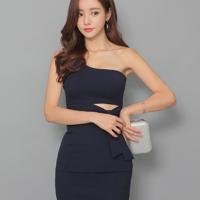 弟弟喜欢摸姐姐脱裙子 弟弟趁我洗澡把我 偷干好兄弟的女友