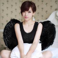 小雪早被伴郎摸湿衣服出水了 现在的婚闹太可怕