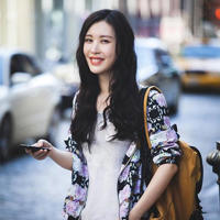 和父亲坐一条板凳