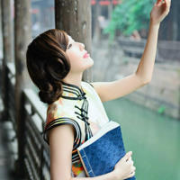 顶尖淑女也饥渴 被男友的哥们压在身下动弹不得