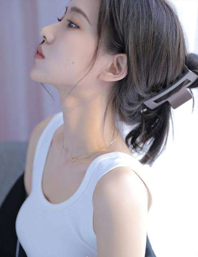 自己要先看得起自己，别人才会看得起你。