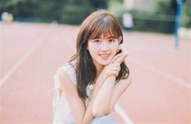 三月梨花开