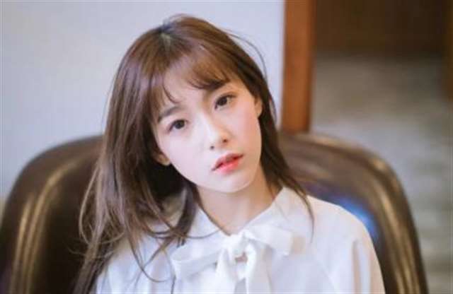 卫生间里的脚
