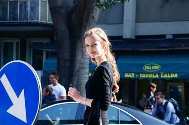 我终于失去了你，在拥挤的人群中