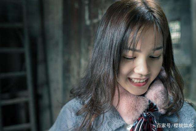 坐下来，向内走