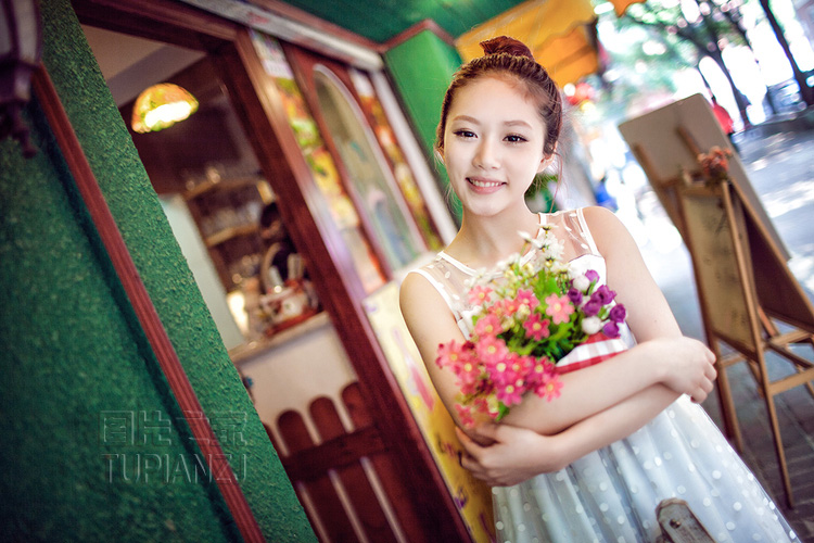 搞个婚外情搞个外遇养个女人哪有那么容易!