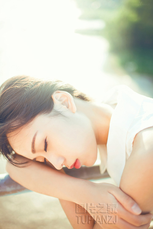 初恋女友成同事　已婚的我hold不住