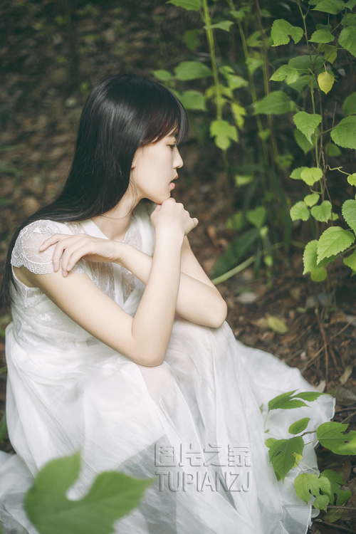 小阿姨和表姐 在我的新婚夜一起代我服侍老公_情感故事