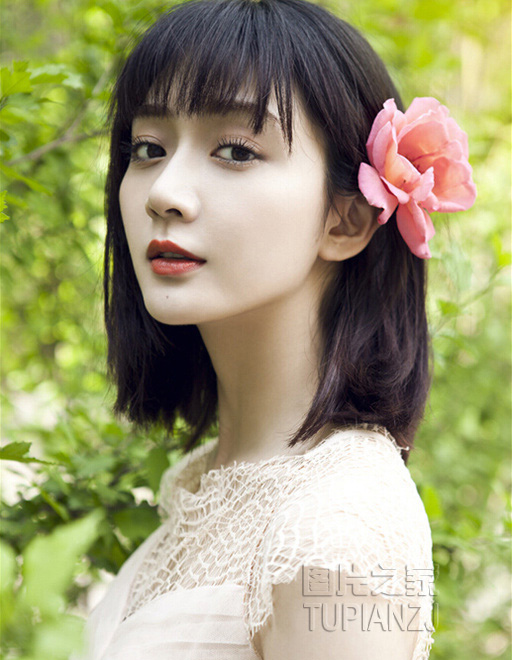 被高潮淹没的女人