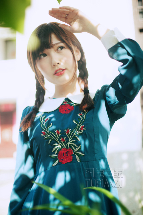 女友被黑人顶哭了 朋友妻子骑的爽 校花琦琦被一群男人轮草