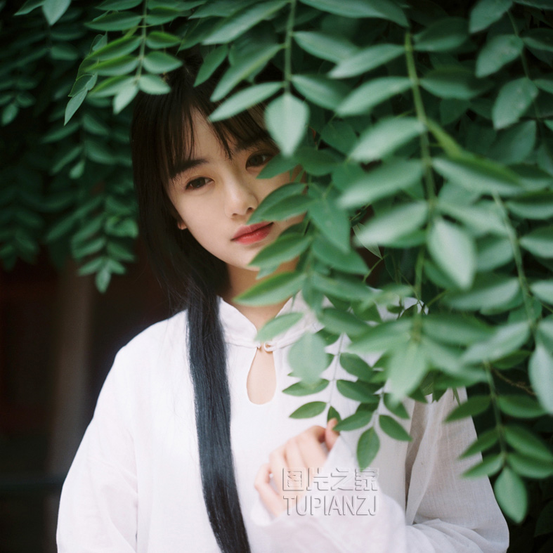 下课男生把我办了 教师白洁和孙倩