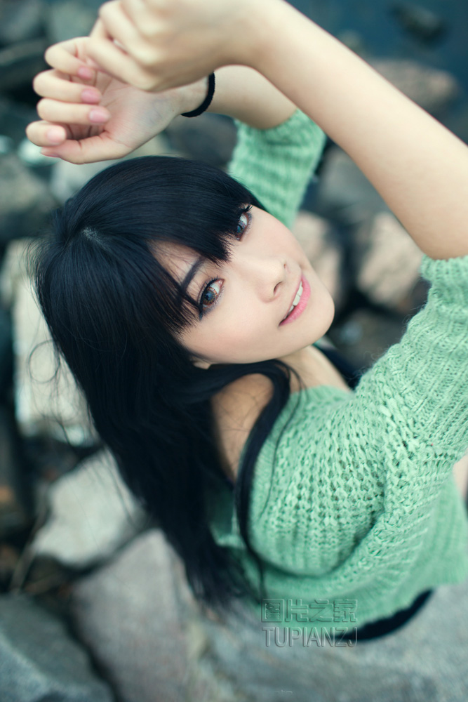古代衣服图片女 在秋千上公然做爰