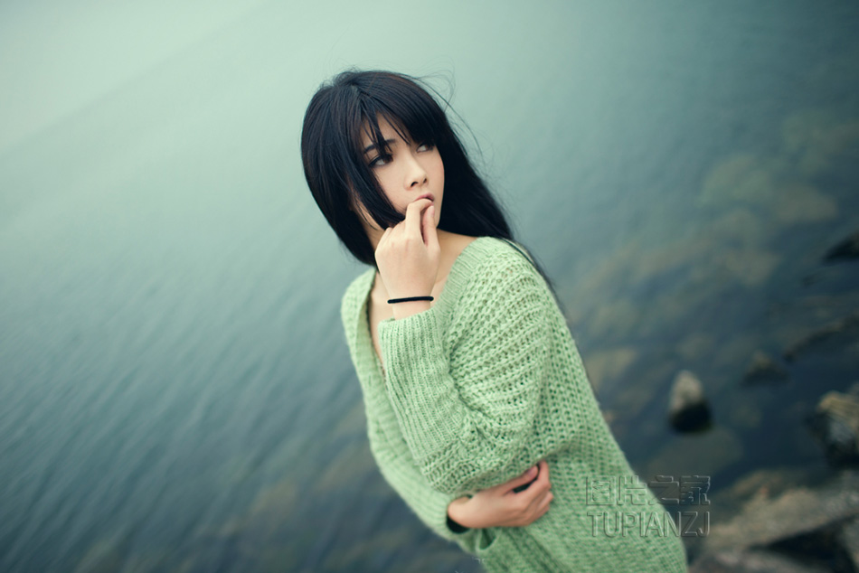 90后少女恋上70后大叔：90后迷恋70后大叔折射啥？