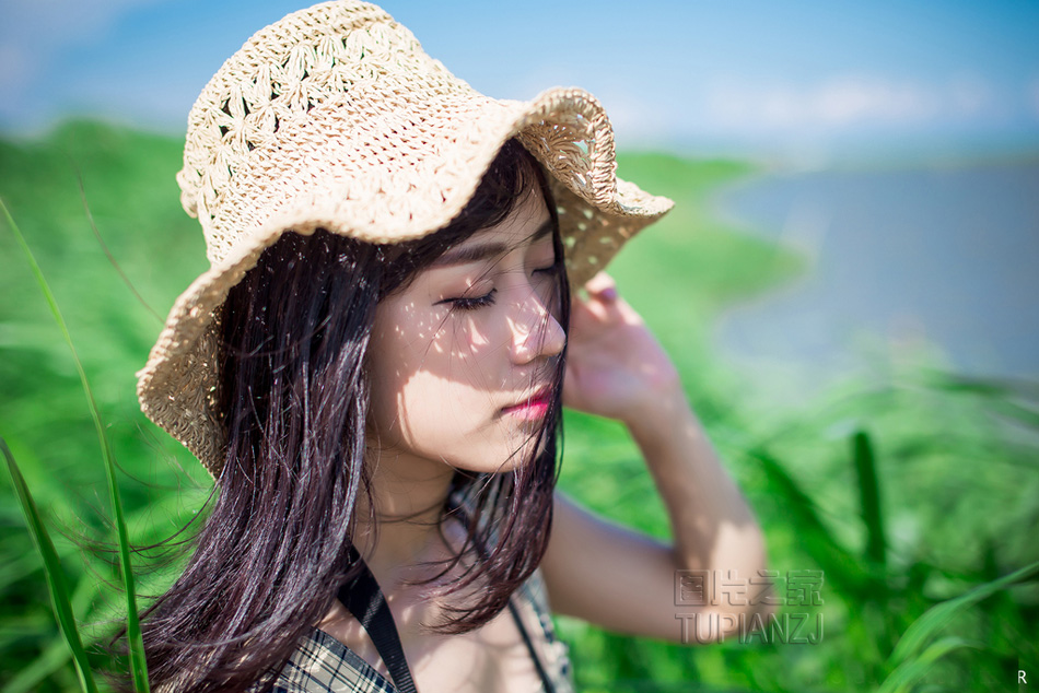 朋友如水，淡而流深
