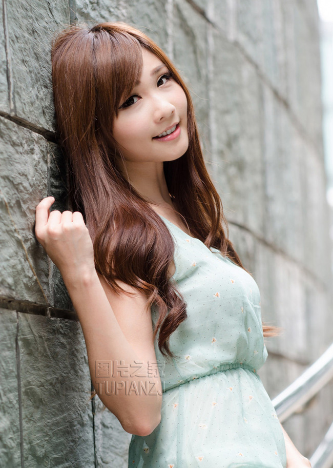 5类女易沦陷于办公室的温床上