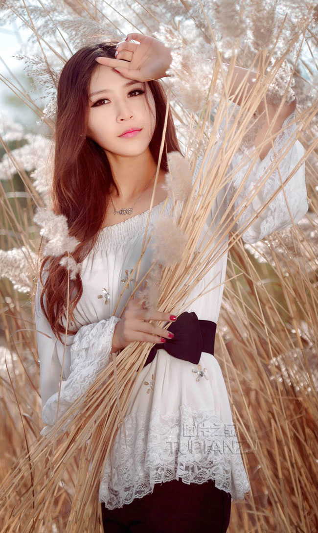 我的美女公寓 饥渴的女房东哀求着我不要停
