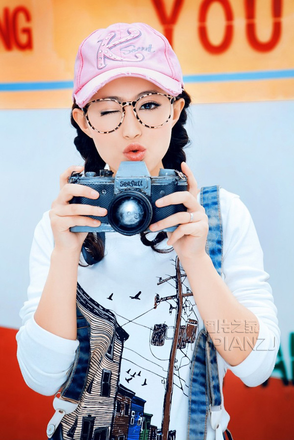 我的冰山美女老婆出差后 友人配偶家中赤裸媚惑我