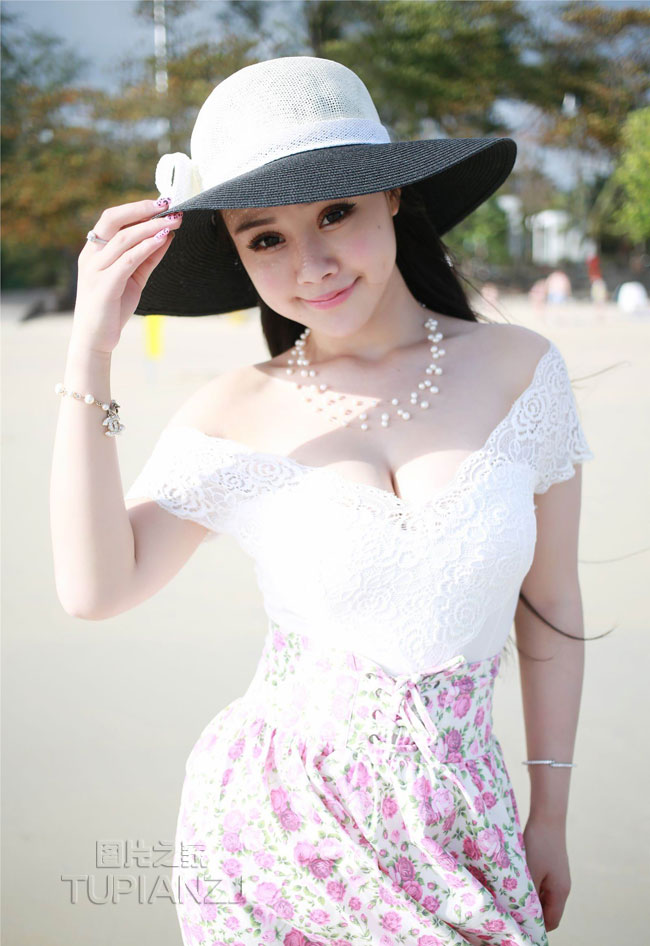 中秋将至 情侣各种套路重温浪漫