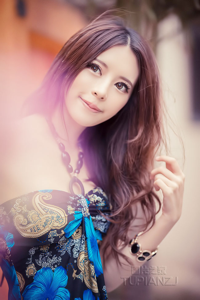 想劝妈妈再婚 可她似乎心如死灰