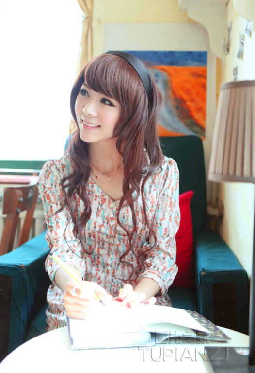 那晚在漂亮女老师床上的爱(老师对我的性教育)