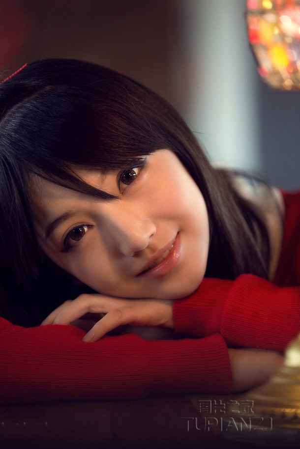 约会一年发现女友是人工美女