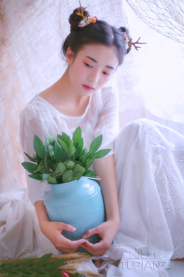 他还有三年才能毕业 我等不及了