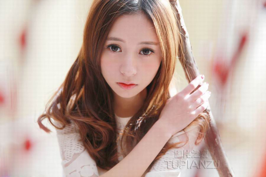 被被房东叔叔插 和女朋友开房间就摸 电梯里不要嗯嗯啊