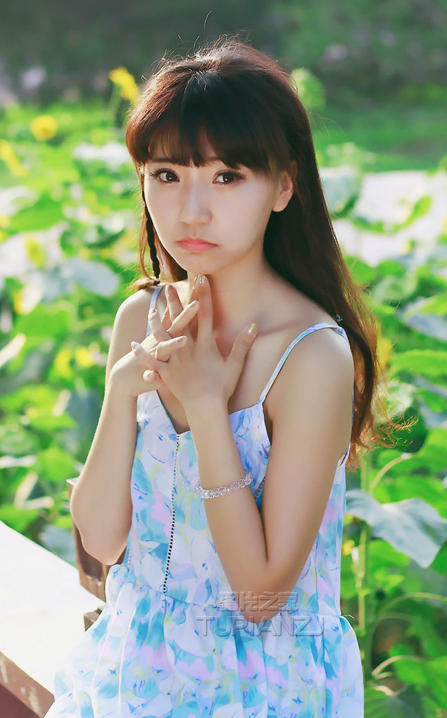 我犯贱调戏小叔子 被他强吻