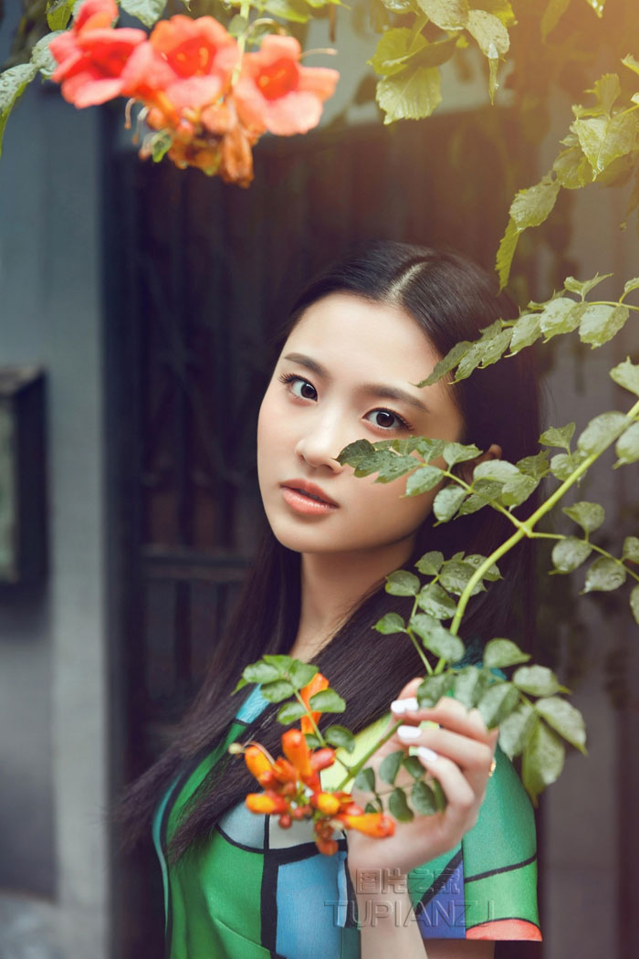 我们的偶遇 躺沙发扳开腿舔小说