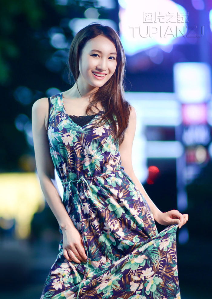 我的美艳师娘被我俘获 课间我把师娘变成了我的女人