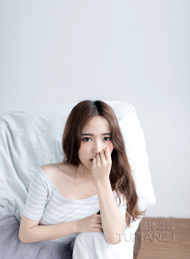 校花被黑社会轮的故事 黑社会强剥校花 被黑社会强上的校花