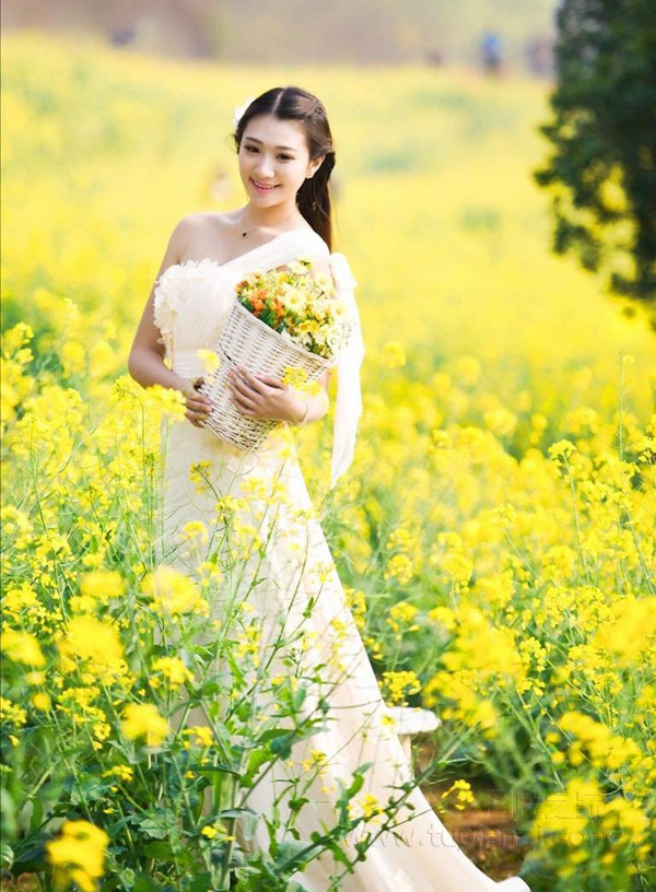 用乳沟去勾引男上司的严重后果