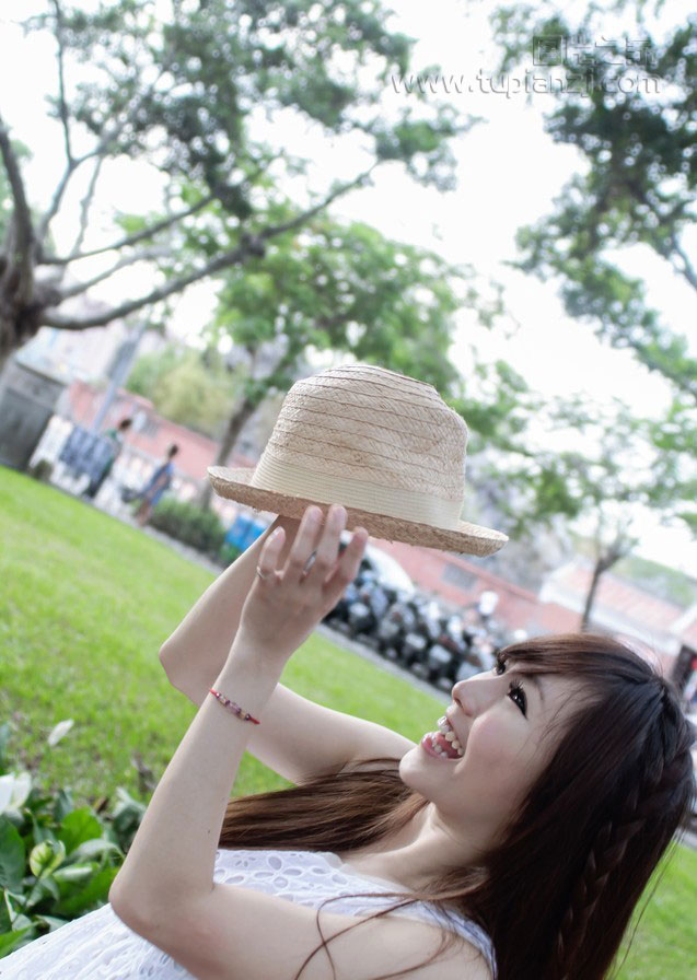 生命之花迎风飘扬