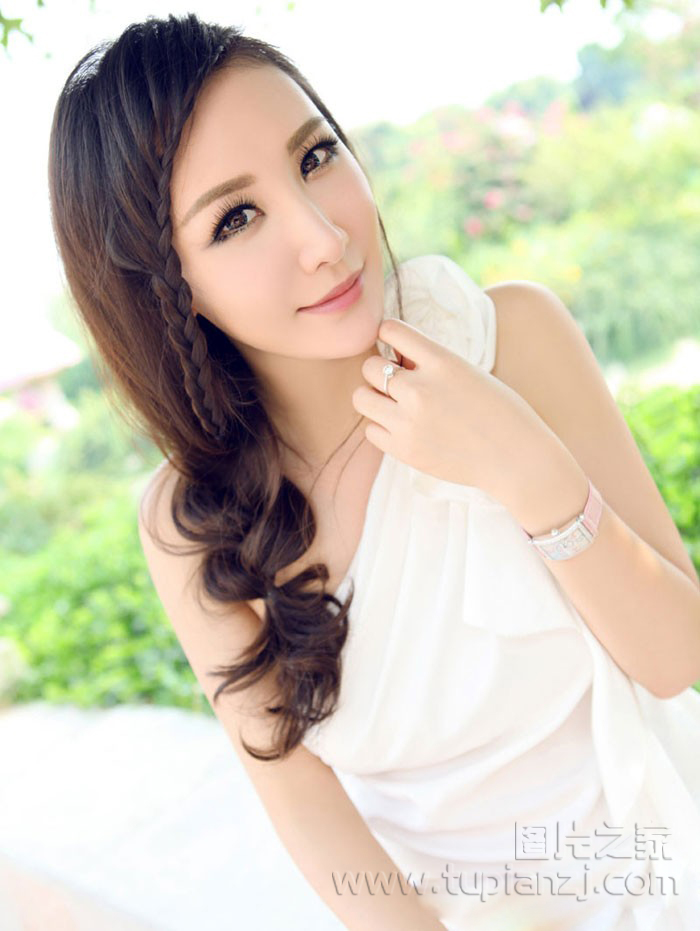 疯狂爱上大龄离婚女上司 该如何下手?