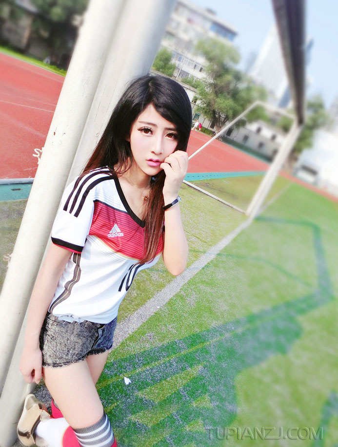 约会一年发现女友是人工美女