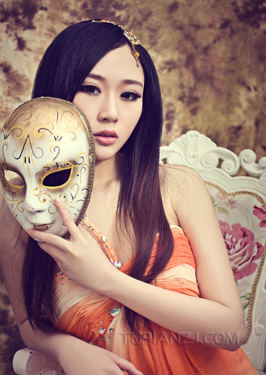 下面好湿怎么会那么多水阿?老公说:我摸摸...阿!我的孩子