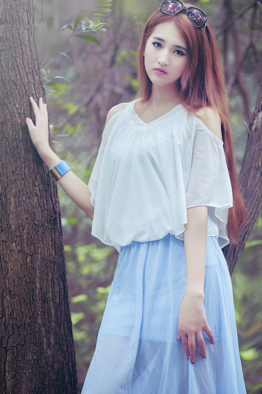 嫩女闺蜜关键时刻露风骚 竟勾引我老公