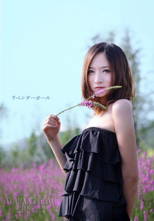 吵架后老婆楼下裸奔给我丢脸