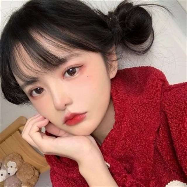 要么孤独，要么和爱情在一起