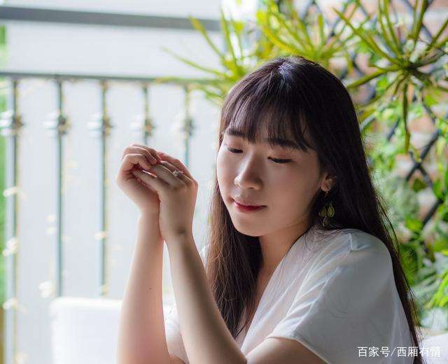 关于韩寒的经典语句 把这个谎说得像用圆规绘出来的