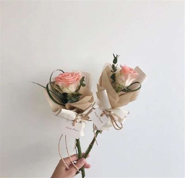 真正的朋友不是不离左右,而是默默关注