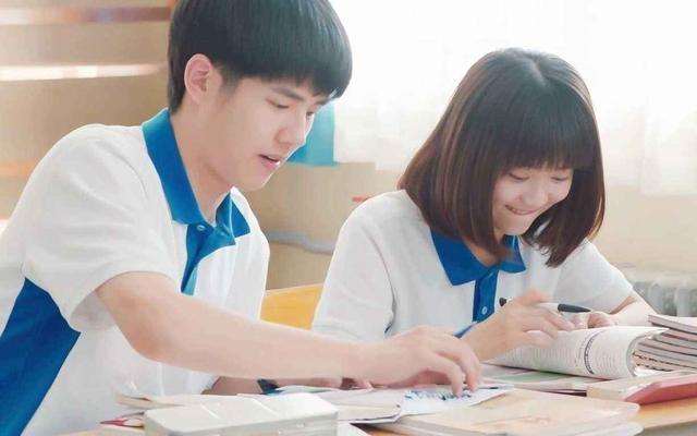 充满欢声笑语的校园