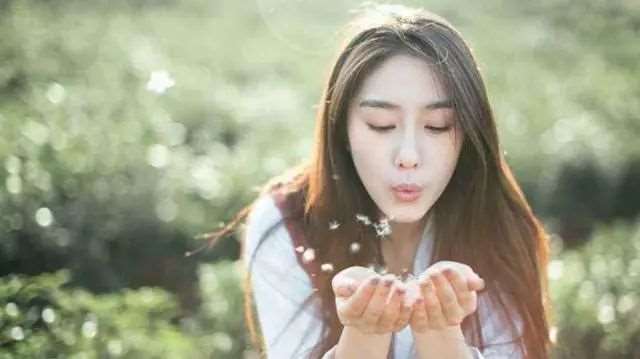 只暧昧不表白的男生不值得等 男生喜欢跟你玩暧昧是什么心理