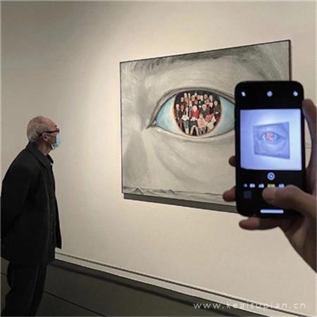 张爱玲的爱情经典语录 无用的女人是最最厉害的女人。