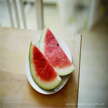 黄鼠狼吃鸡