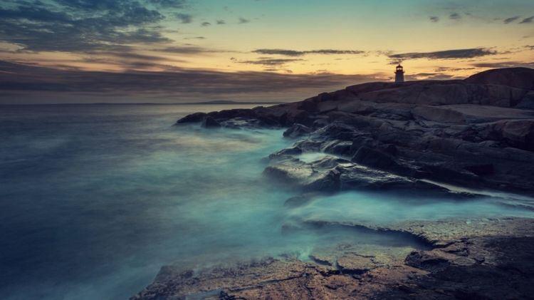 我们都要牵着彼此的手一起走