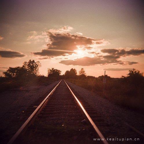 一窗月色,一抹理想