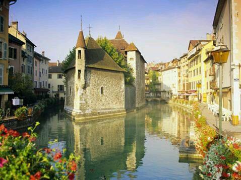 描写外貌的片段