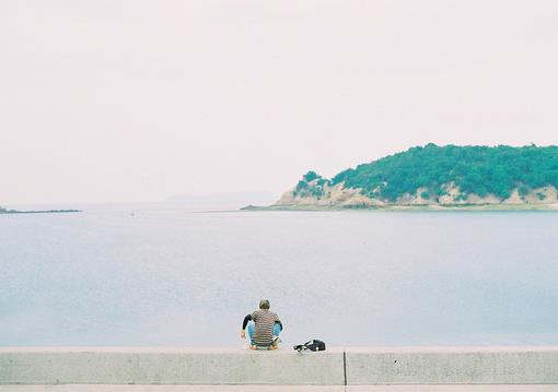 镜子里看我怎么进入你,美妇厨房双飞