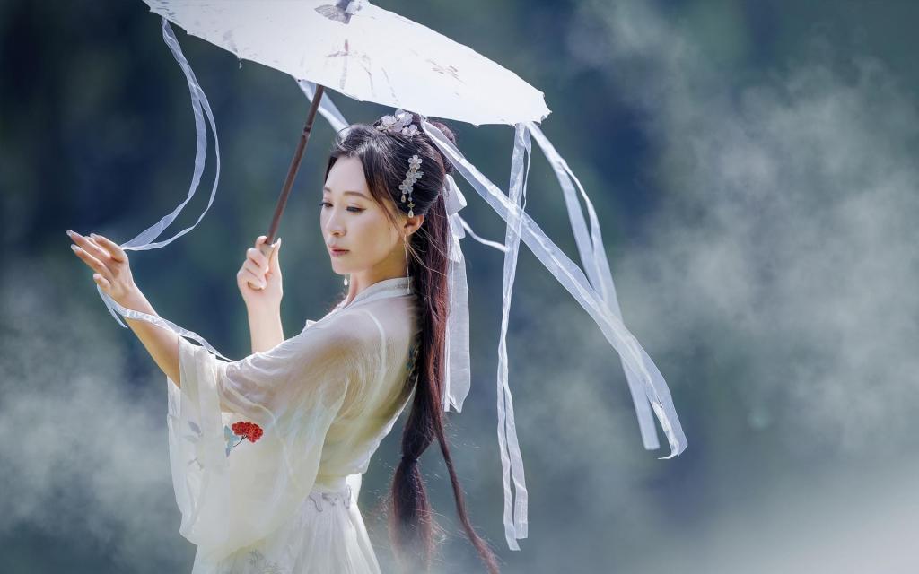 竹林深深，小屋残残